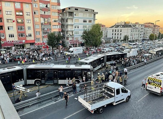 İBB Başkanı Ekrem İmamoğlu Avcılar'daki metrobüs kazası sonrası da ortaya çıkmadı!